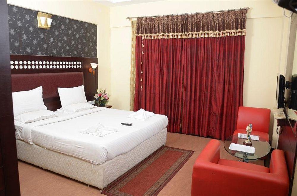 Solitaire Suites Bangalore Buitenkant foto